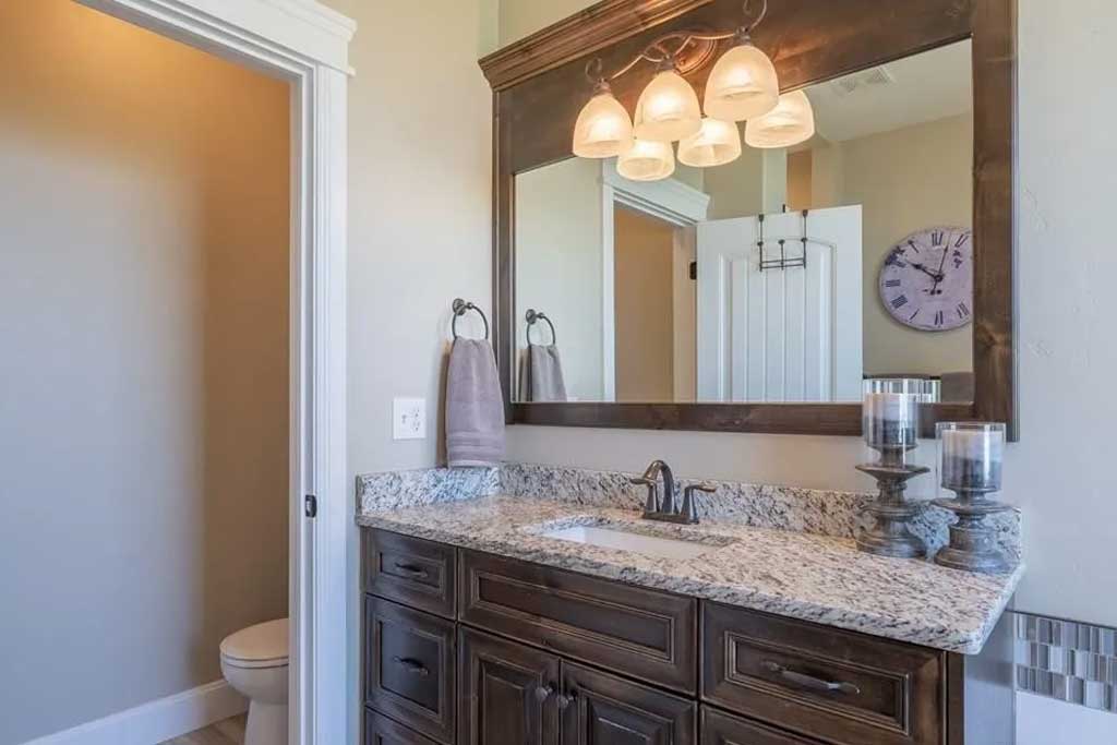 Eagle Mountain Utah Basement Bathroom