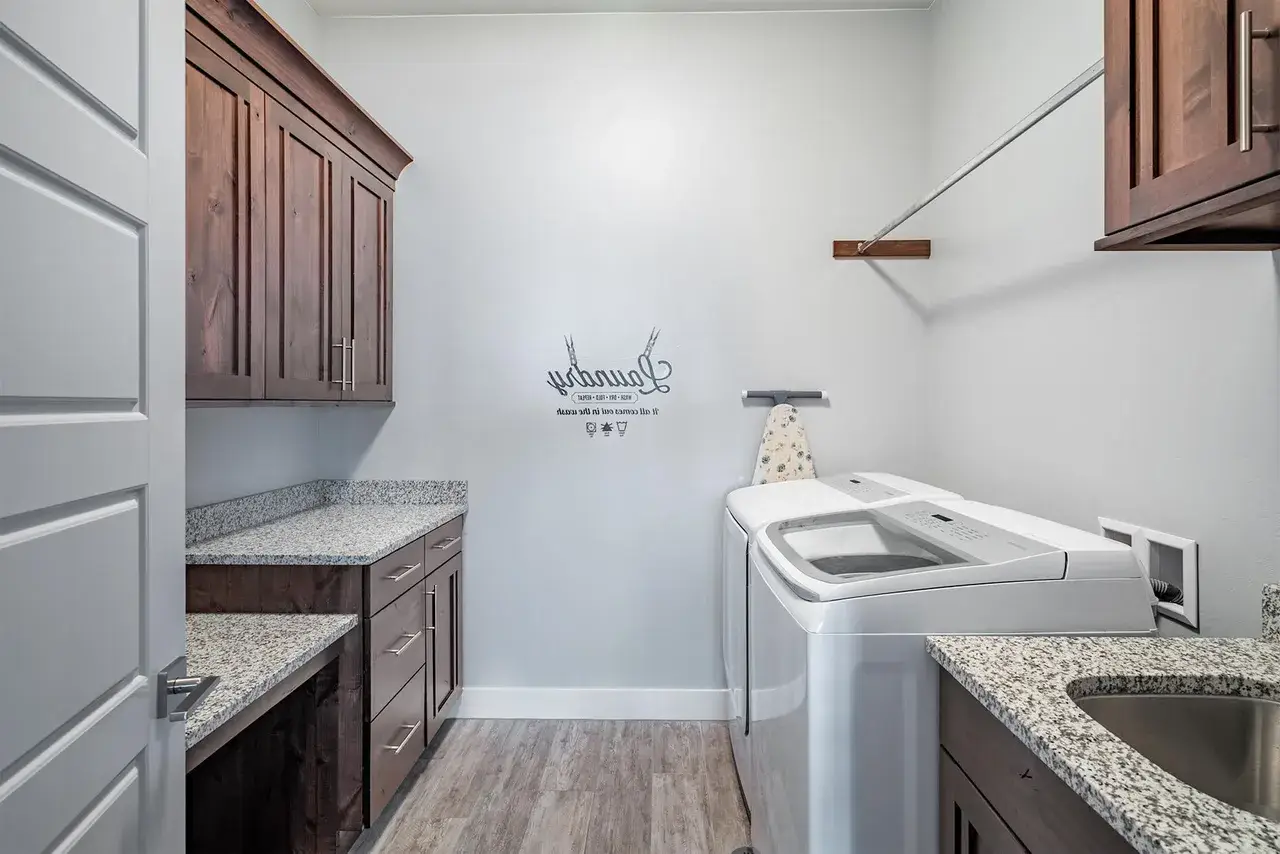Herriman Utah Basement Laundry room