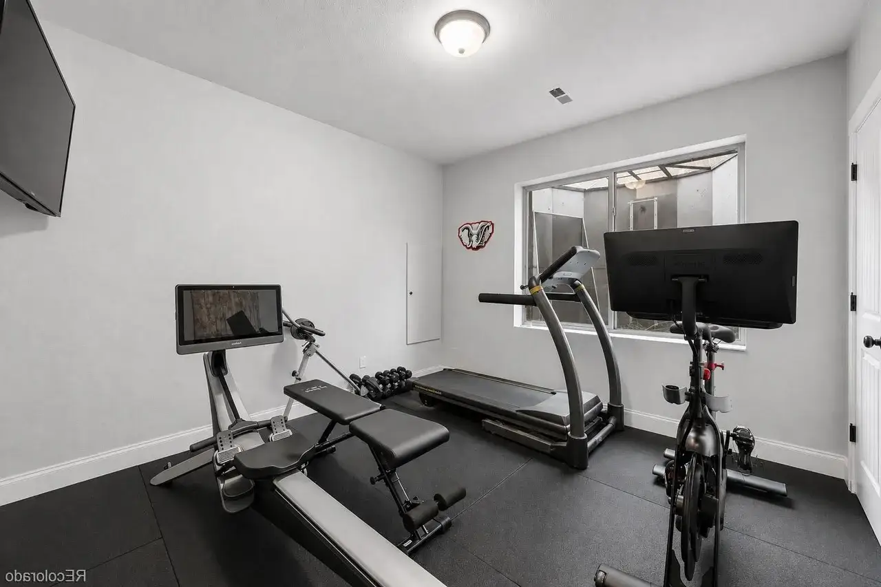 09071045 Utah Basement Finishing- home gym with a treadmill