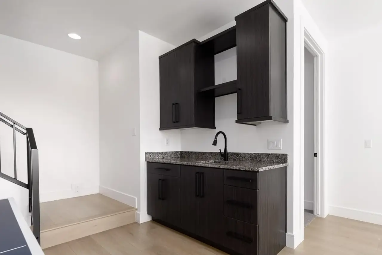 09161150 Highland Utah Basement Wet Bar