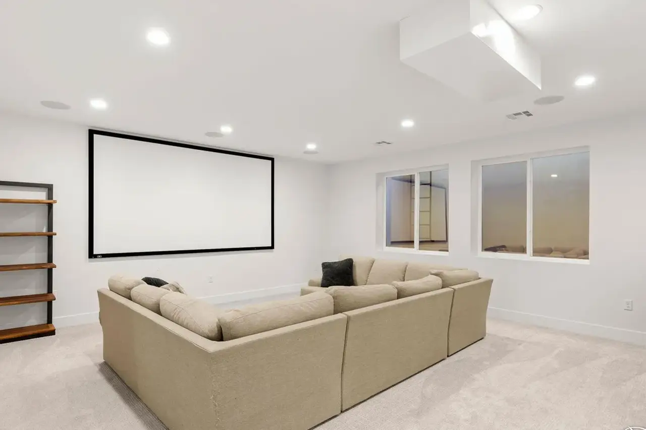 09171162 Provo Utah Basement Family room with a projector and screen